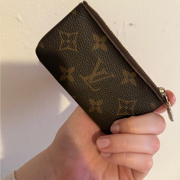 Louis Vuitton key pouch - Picture 3 of 4